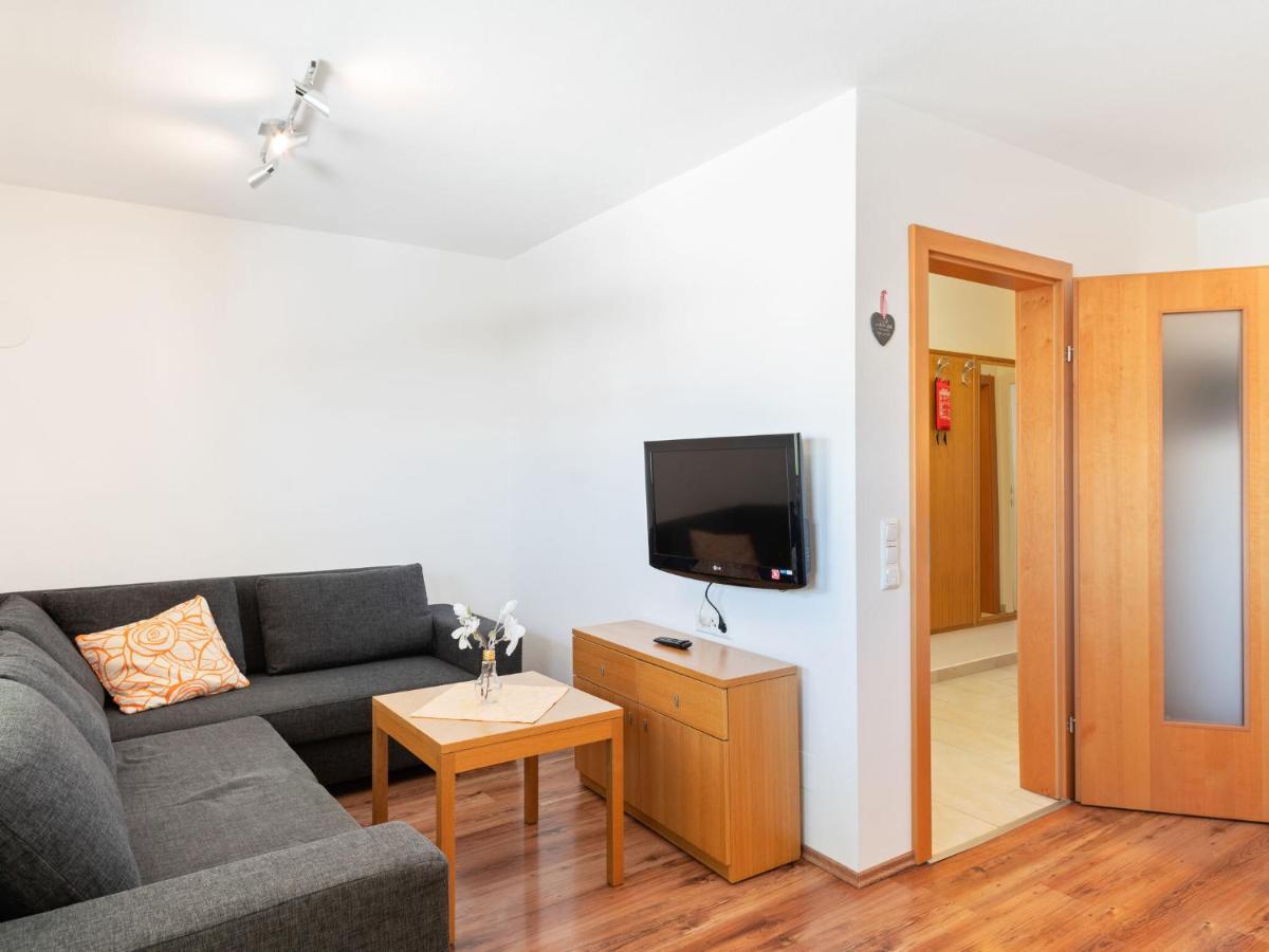 Elegant Apartment In Saalfelden With Balcony Esterno foto