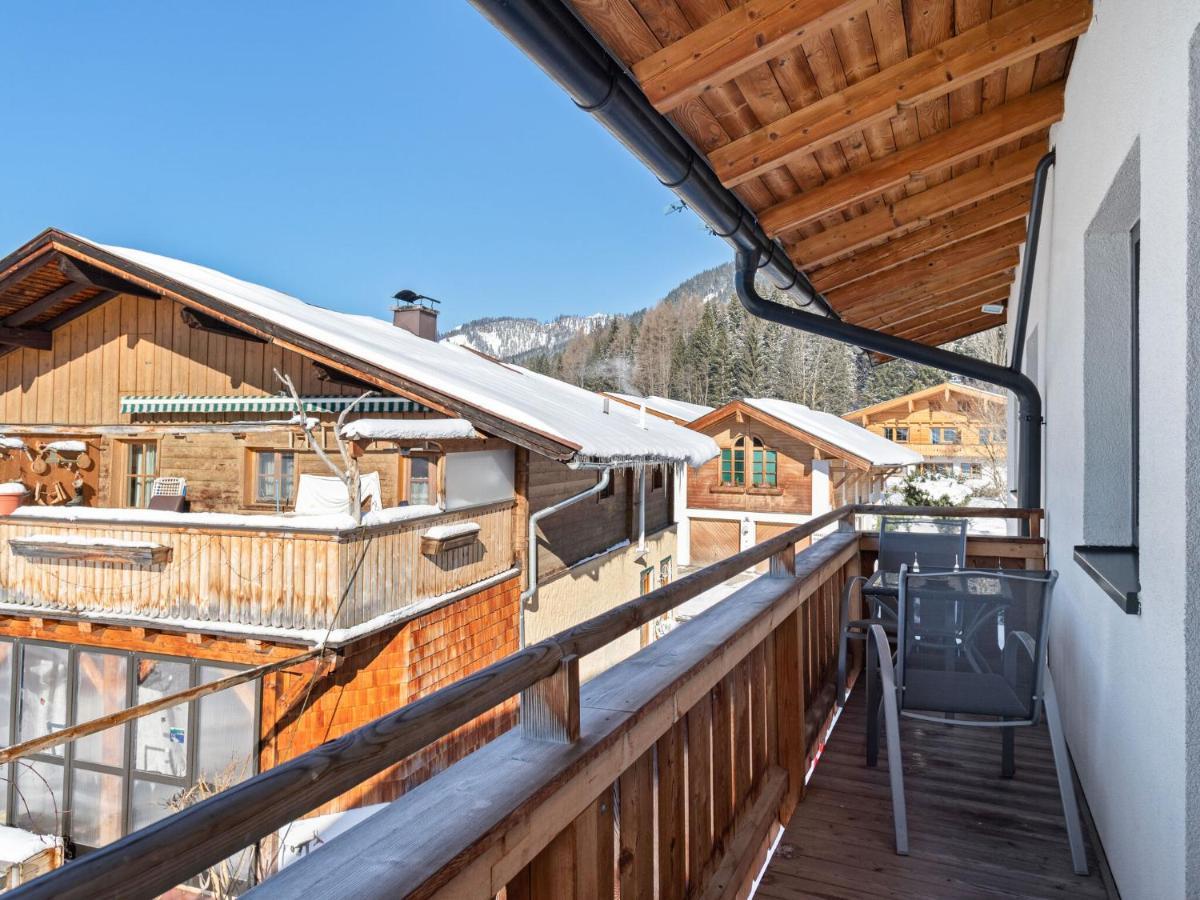 Elegant Apartment In Saalfelden With Balcony Esterno foto