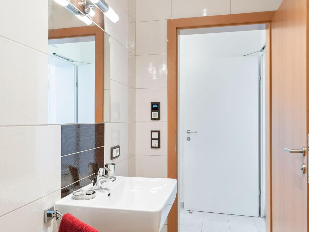 Elegant Apartment In Saalfelden With Balcony Esterno foto